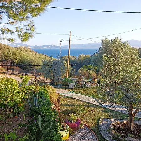 Marathos Hill Holiday home *